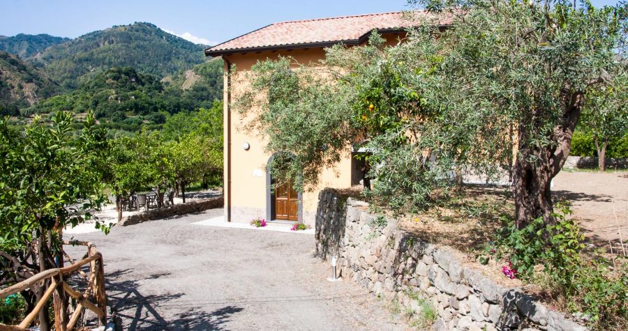 La Porta delle Gole - B&B - Casa Vacanze - Valle Alcantara